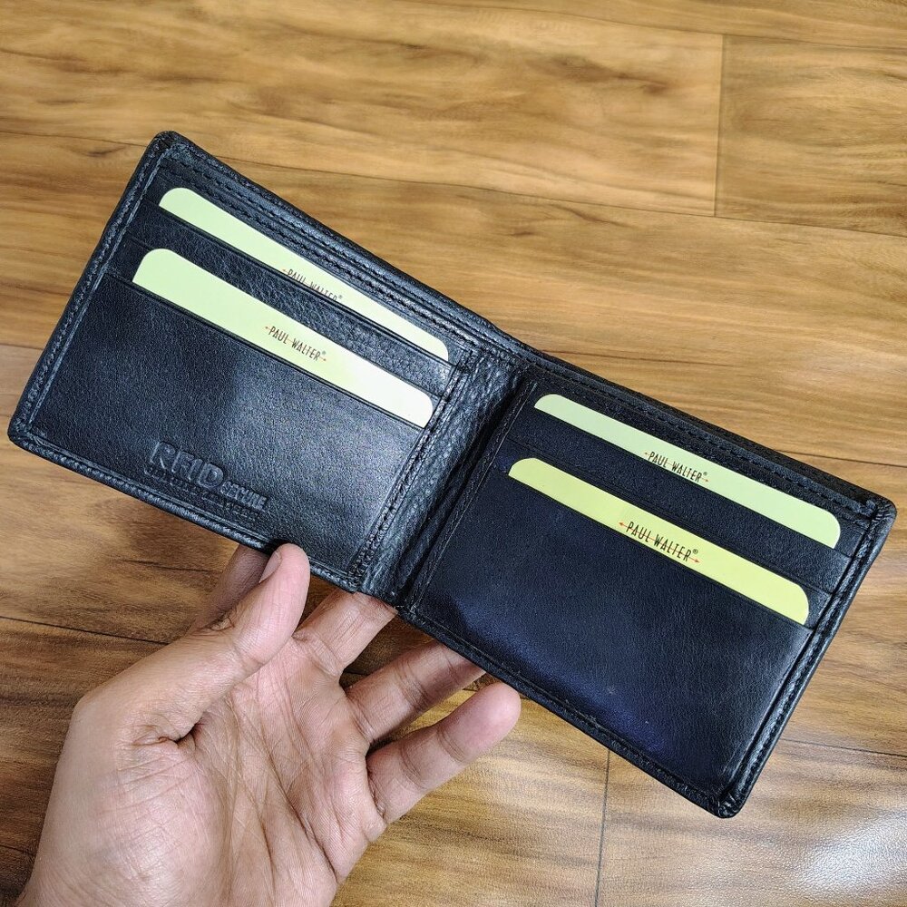 Premium Leather Men Bifold Wallet with RFID Blocking